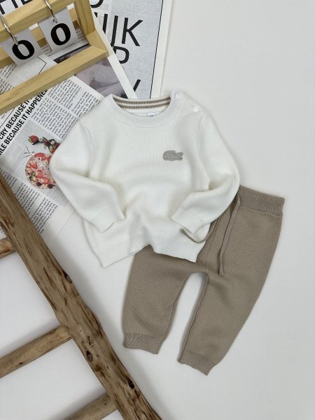 ابيض مع بيج